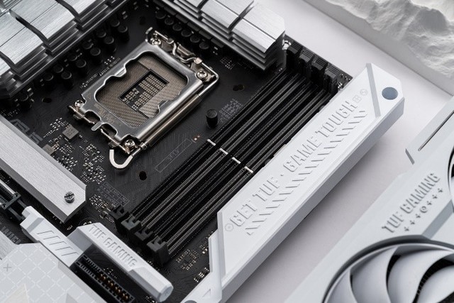 无线精彩 华硕TUF GAMING BTF2.0背置套装预约