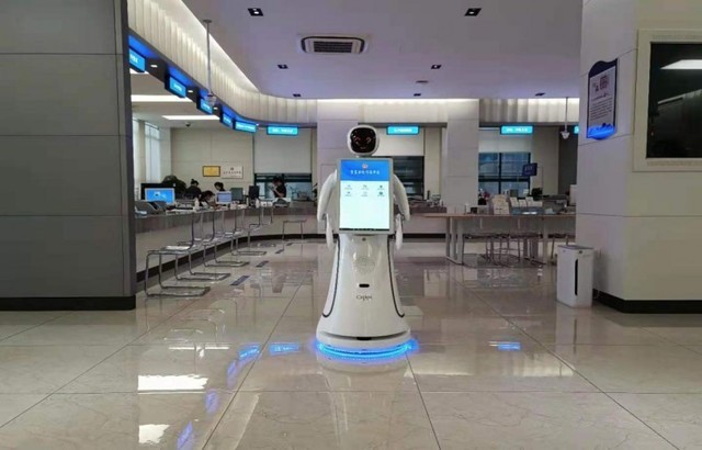 科大讯飞携手穿山甲机器人，拓宽服务机器人应用新边界