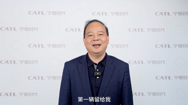 “最美7系”极越07首秀极越汽车机器人全新阵容亮相北京车展