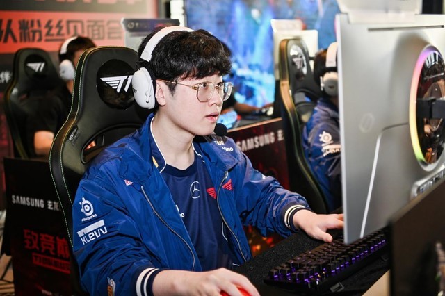 T1战队粉丝见面会于成都举行,三星新一代玄龙骑士OLED G6开启预约登记