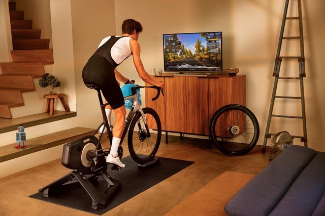 Garmin佳明推出新款NEO 3M 智能骑行台，开启居家破风行动