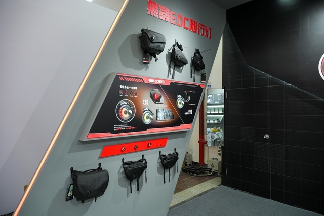 P&E 2024展会报道：VSGO展台展示未发布新品背包