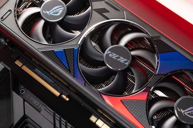 ROG STRIX RTX4090D BTF背置显卡立显高阶战力！