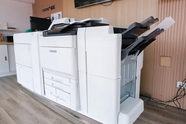 富士胶片参展P&E 2024照片输出解决方案为中国用户绽放更多笑容