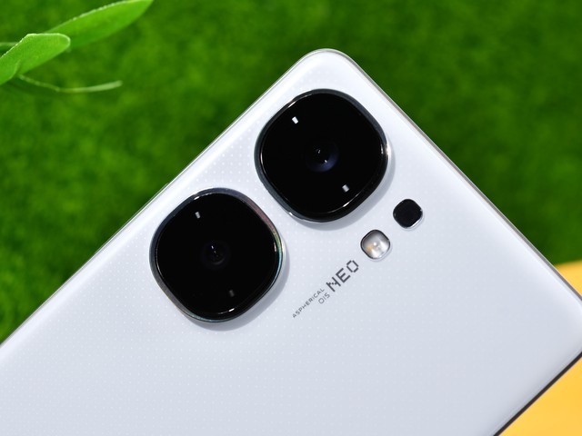 iQOO Neo9S Pro全面评测 电竞先锋对性能的纯粹追求