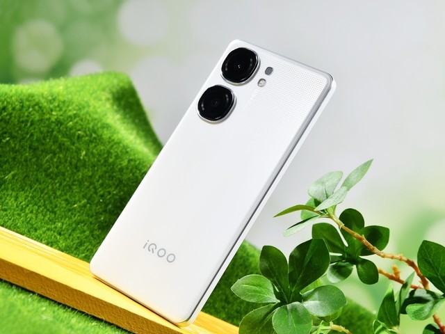 iQOO Neo9S Pro全面评测 电竞先锋对性能的纯粹追求