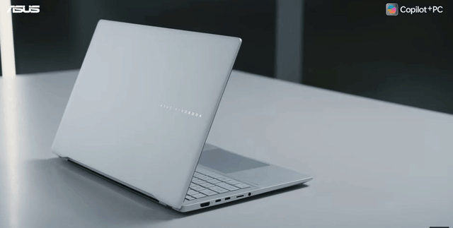 AIGC生产端侧下沉 华硕无畏新品开启Windows11 AI PC新纪元