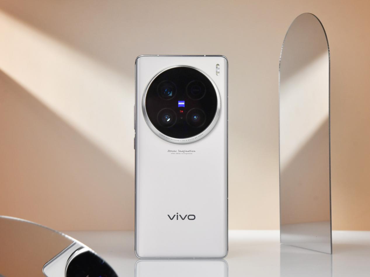 vivo X100 Ultra今日开售 首销1小时累计销售额破5亿