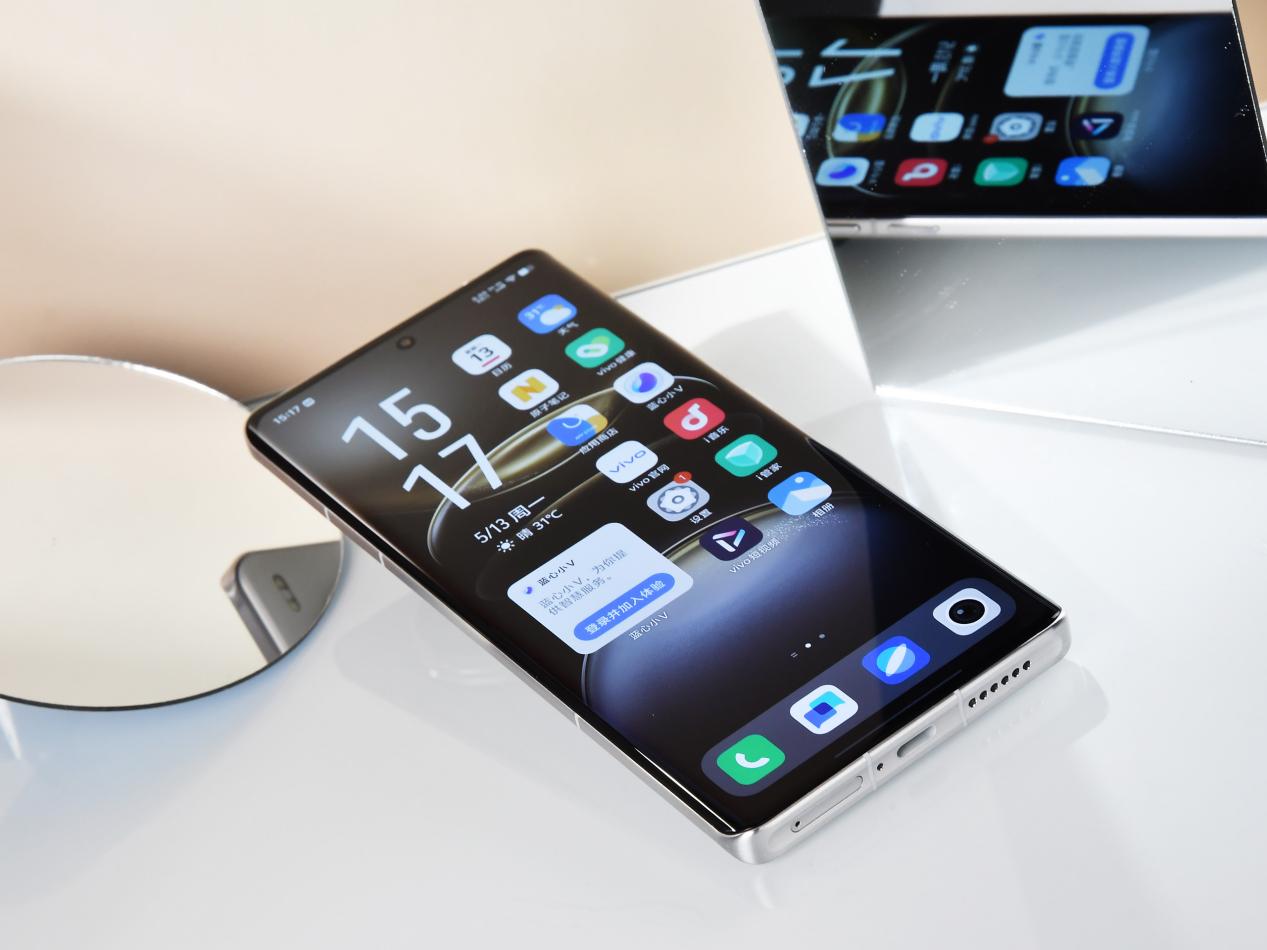 vivo X100 Ultra今日开售 首销1小时累计销售额破5亿