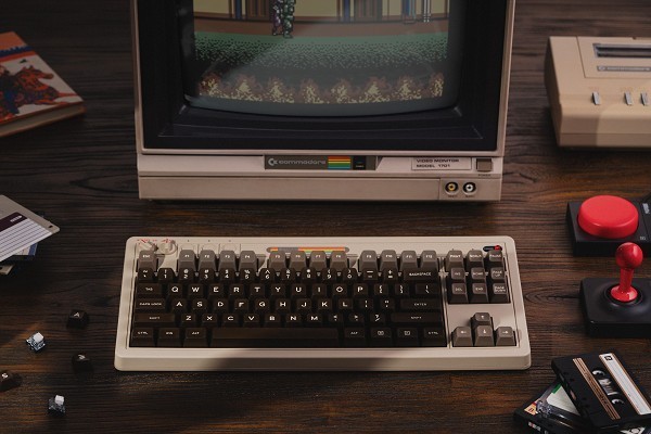 八位堂发布旗下第二款键盘产品：Retro87 C64 机械键