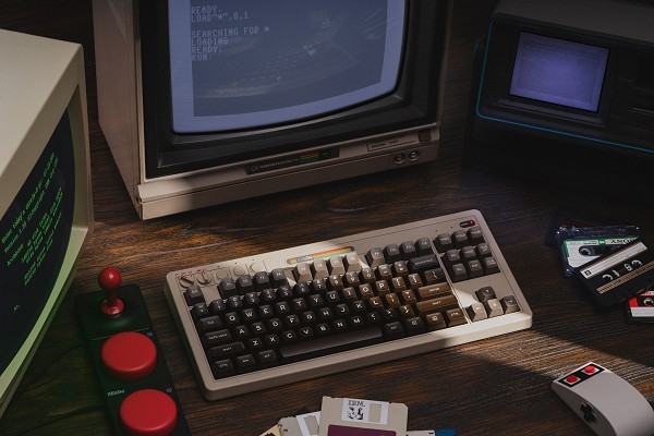 八位堂发布旗下第二款键盘产品：Retro87 C64 机械键