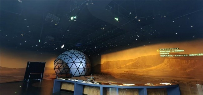 博物新观｜未来之眼，SHARP/NEC点亮奇妙科幻世界