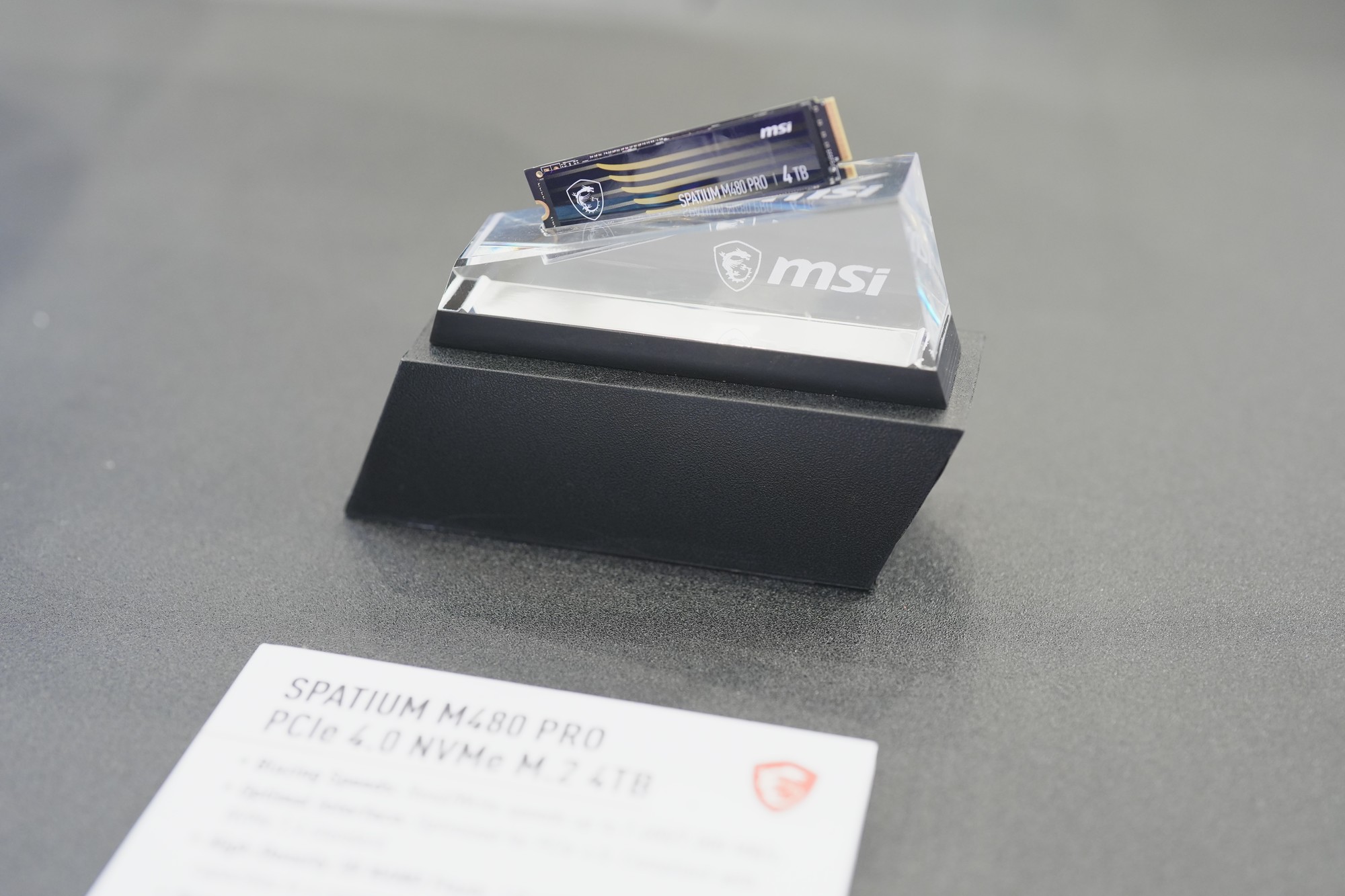 微星携众多新品亮相Computex2024 黄仁勋亲临展台签名留念!