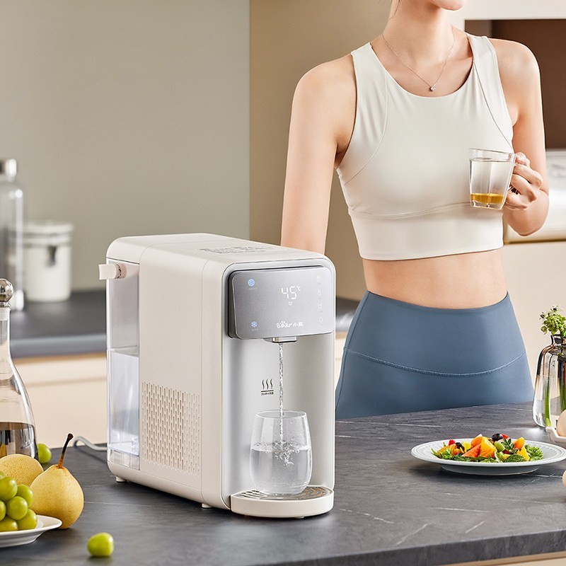 1秒速冷即热！小熊电器冰川泉饮水机：畅饮富锶矿泉水