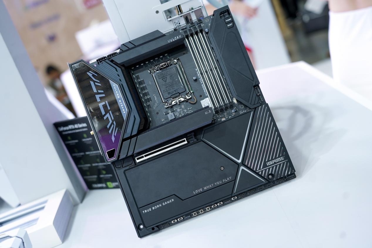 iGame火神主板亮相COMPUTEX 2024台北电脑展