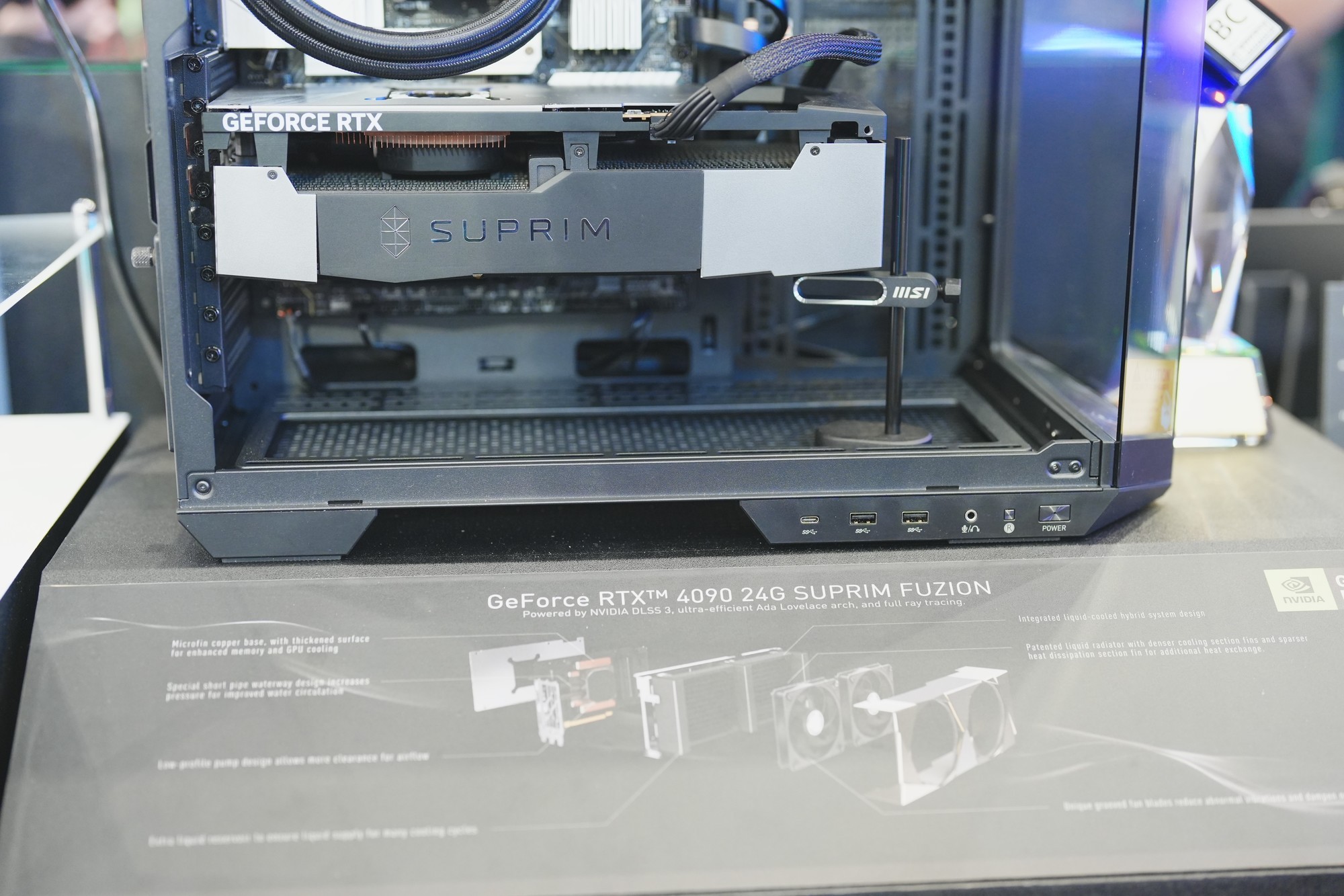 微星携众多新品亮相Computex2024 黄仁勋亲临展台签名留念!