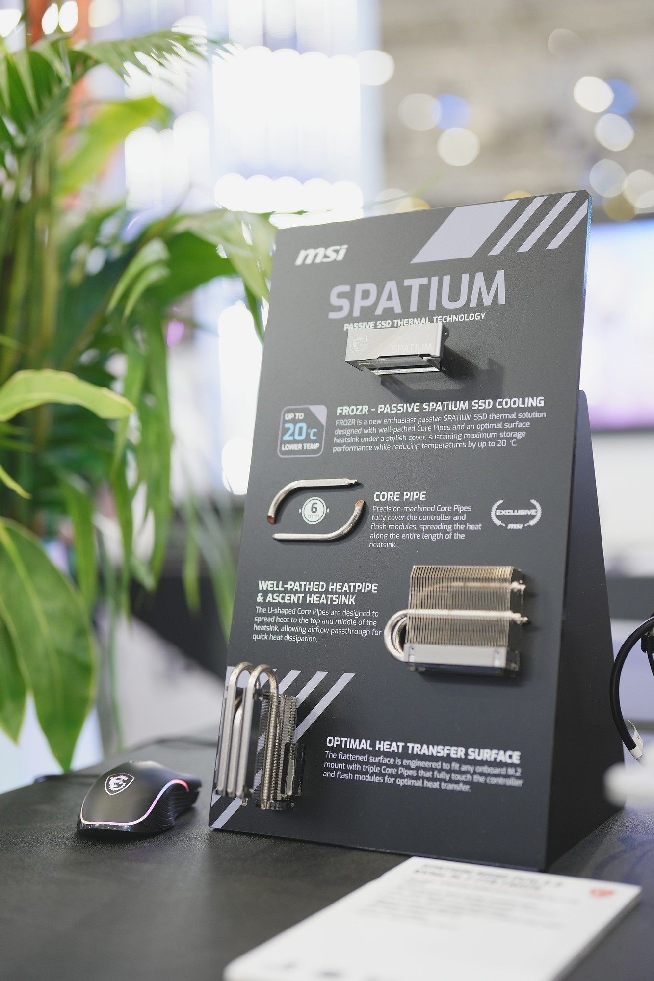 微星携众多新品亮相Computex2024 黄仁勋亲临展台签名留念!