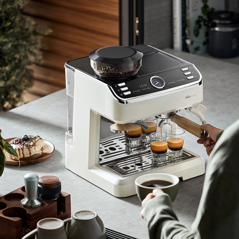 1min速享金杯咖啡！小熊电器研磨一体咖啡机：一键实现手冲自由