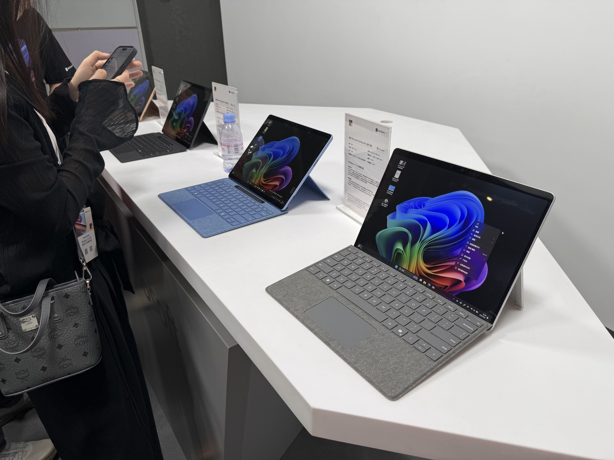 高通骁龙X平台Windows 11 AI PC亮相 高性能、长续航、AI生态完善