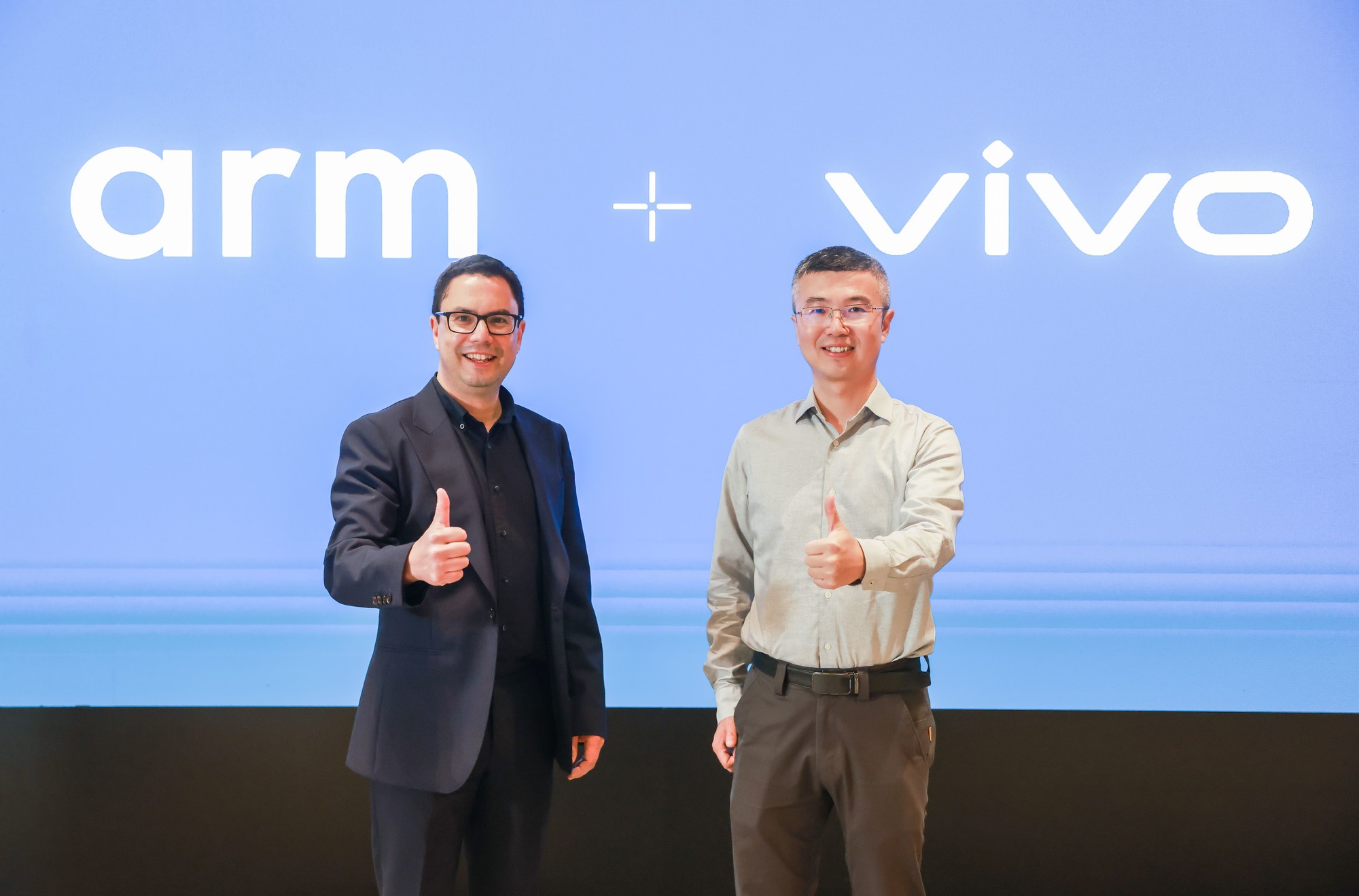 夯实算力根基 共筑产业生态：Arm让AI惠及每一个人